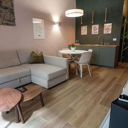 Alloggio Del 1400 Nel Cuore Del Centro Storico A 2 Min Dal Porto E Con 2 Bici Gratuite Côme Esterno foto