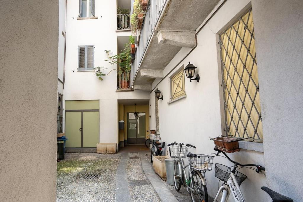 Alloggio Del 1400 Nel Cuore Del Centro Storico A 2 Min Dal Porto E Con 2 Bici Gratuite Côme Esterno foto