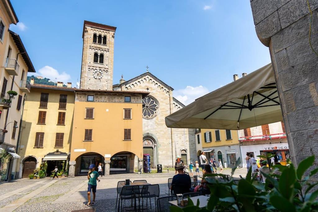 Alloggio Del 1400 Nel Cuore Del Centro Storico A 2 Min Dal Porto E Con 2 Bici Gratuite Côme Esterno foto