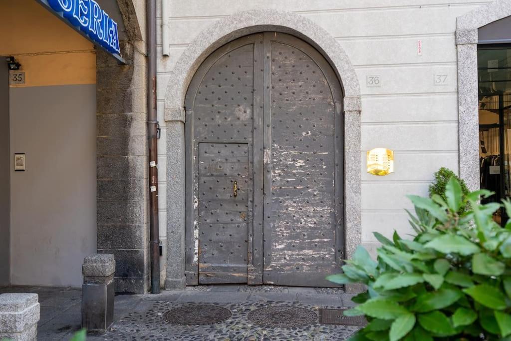 Alloggio Del 1400 Nel Cuore Del Centro Storico A 2 Min Dal Porto E Con 2 Bici Gratuite Côme Esterno foto