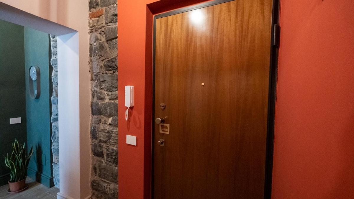 Alloggio Del 1400 Nel Cuore Del Centro Storico A 2 Min Dal Porto E Con 2 Bici Gratuite Côme Esterno foto