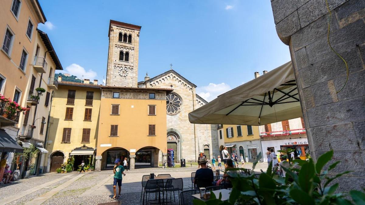Alloggio Del 1400 Nel Cuore Del Centro Storico A 2 Min Dal Porto E Con 2 Bici Gratuite Côme Esterno foto